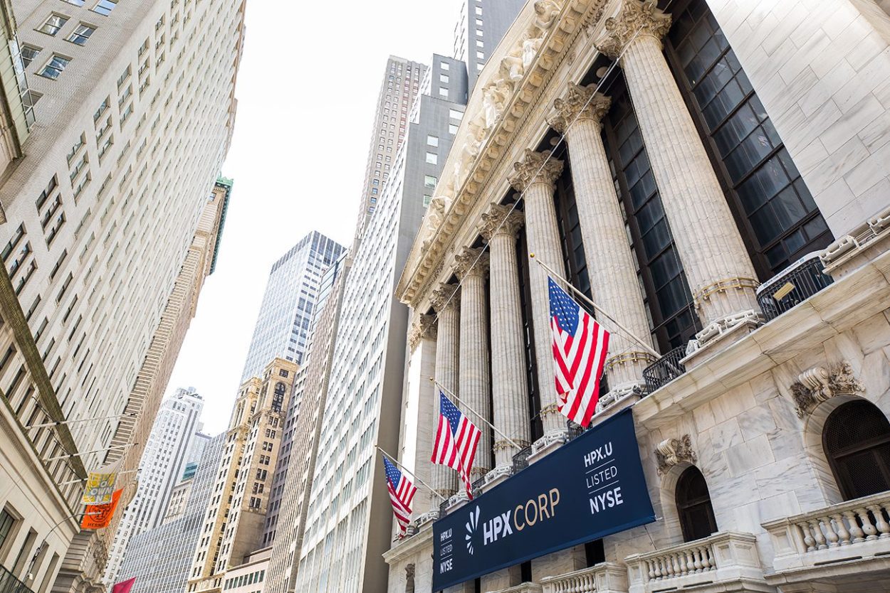 Picture of the HPX Corp banner in the facade of the NYSE