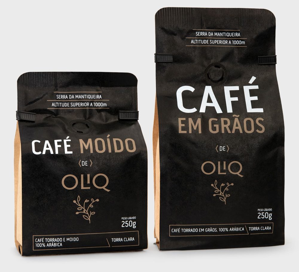 Two Oliq coffee packages designed by Brandium, showing ground coffee and whole-bean versions in black and kraft paper bags with light-roast and Serra da Mantiqueira origin information.